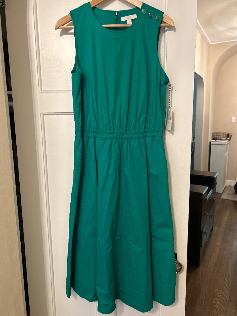NWT green midi dress with pockets
